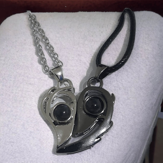 Pareja Collares Proyección Te Amo 100 Idiomas - Diversa Colección