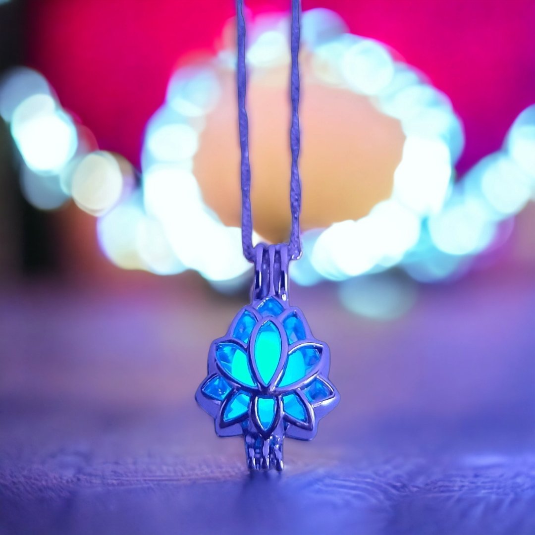 Collar Flor De Loto Luminoso - Diversa Colección