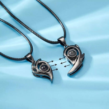 Pareja Collares Proyección Te Amo 100 Idiomas - Diversa Colección