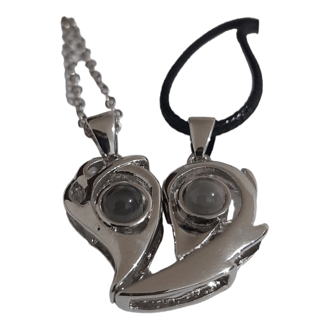 Pareja Collares Proyección Te Amo 100 Idiomas - Diversa Colección