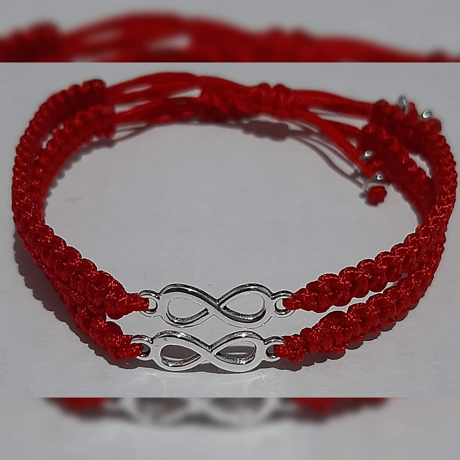 Pareja De Manillas Infinito Hilo Rojo - Diversa Colección